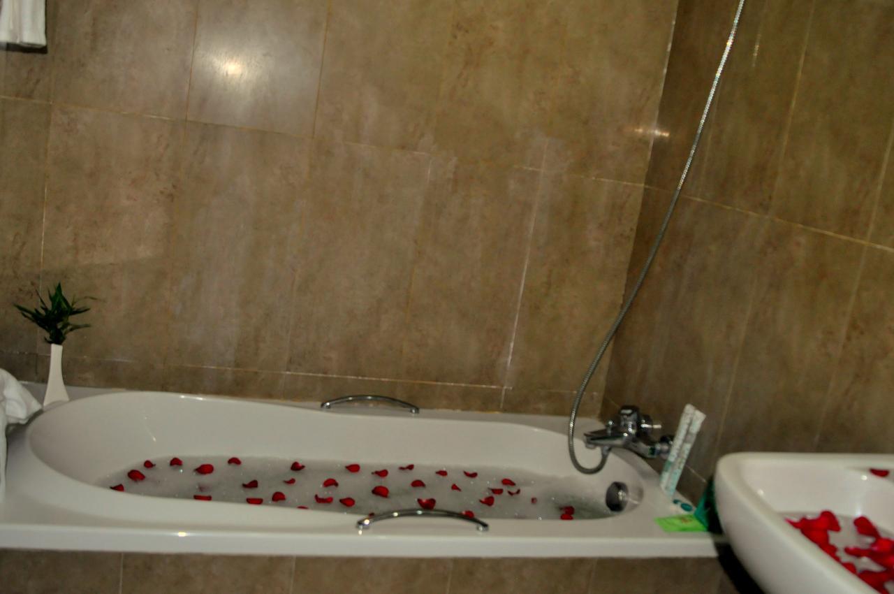 Hotel Innya Янгон Экстерьер фото